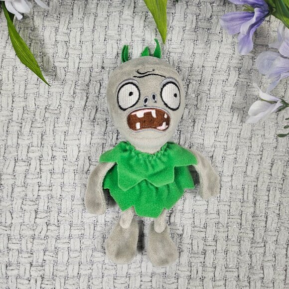 Plants vs Zombies Plush with Green Skirt - Picture 3 of 4
